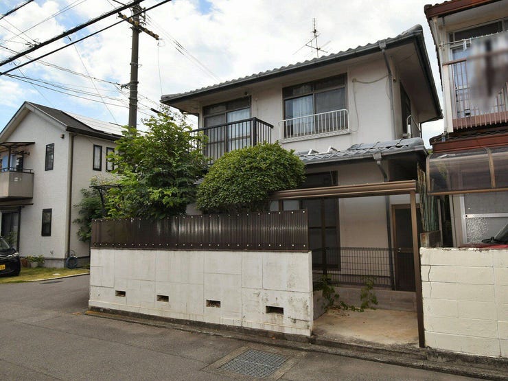 【外観】
外観を南東側より撮影