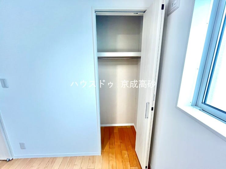 適材適所の収納付きです。