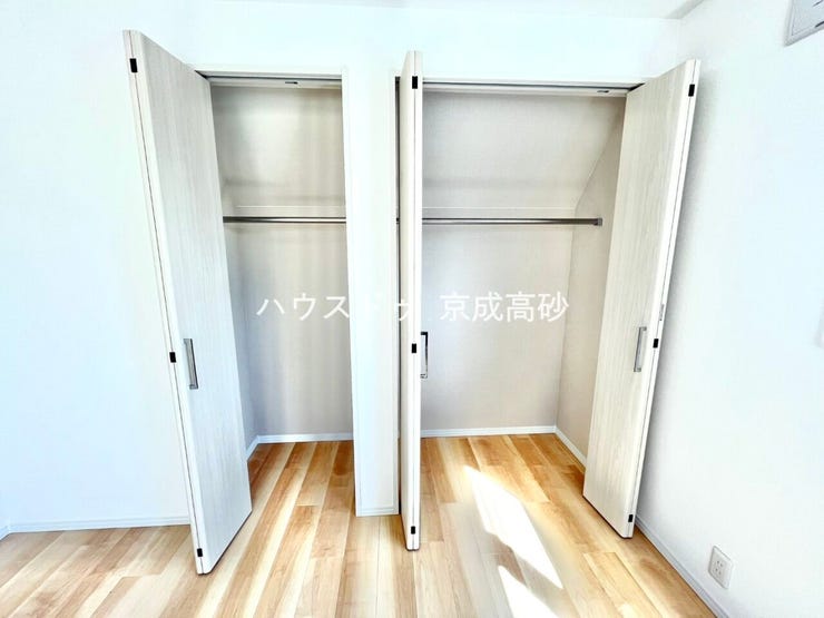 適材適所の収納付きです。