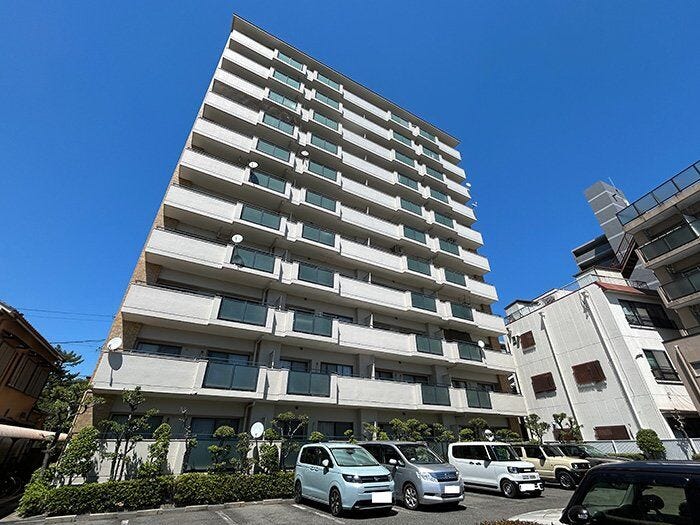 【外観】
近鉄名古屋線「近鉄四日市」駅まで徒歩約6分!四日市あすなろう線も利用可能!通勤・通学に便利です。