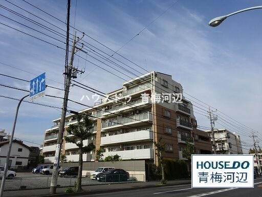 【外観】
平成13年築、RC構造の物件になります。スーパー、コンビニも近いので、子育て世帯に便利な立地となっています。