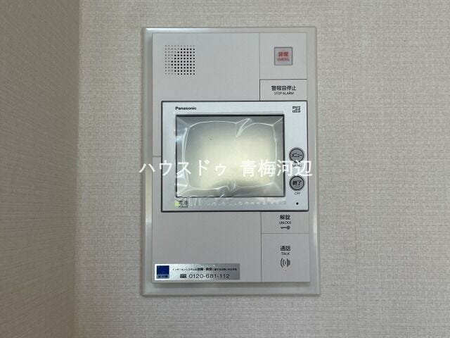 モニタ付きインターホン:訪問者の顔を確認できるので防犯の効果が高まり暮らしに安心を与えてくれます。