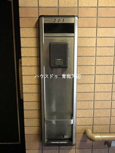 表札・インターホン:スッキリ統一感があります。