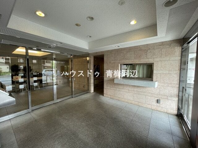 エントランス:オートロックなので防犯面も安心です。