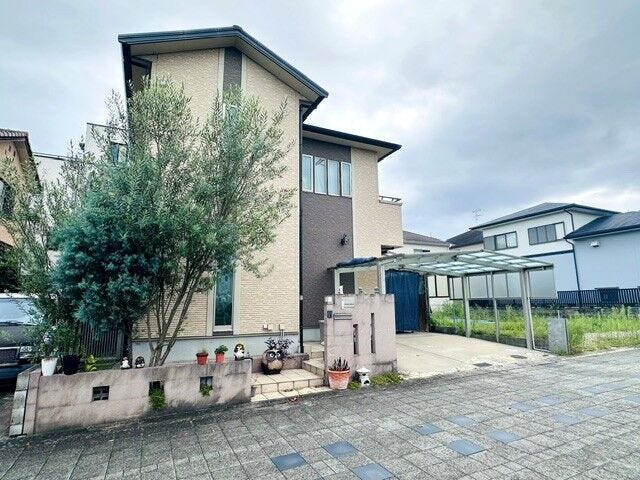 落ち着いた街並みの中で安心感のある暮らしを叶えます。