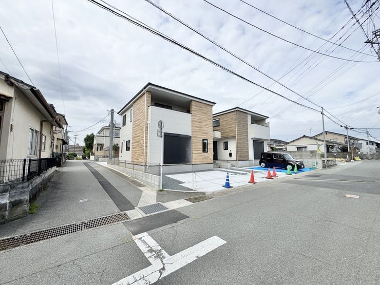 ■理想を叶える新しい暮らしの舞台■高いデザイン性と機能性を兼ね備えた住まい。ここで、家族の新しい物語が始まります。