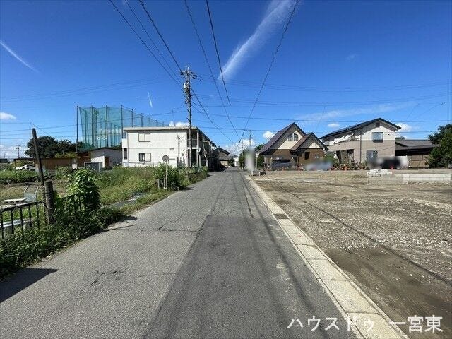 ≪南側西向き 幅約4.4m≫
普通車が1台通れる幅となります。大型車の通行が少ないので、振動や騒音が抑えられます。
