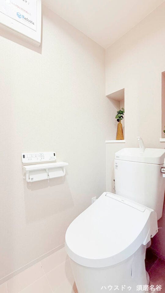 トイレも新調しました。清潔感あふれるトイレです。