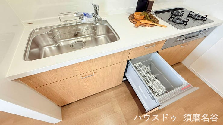 食器洗浄機付き、浄水器付きです。