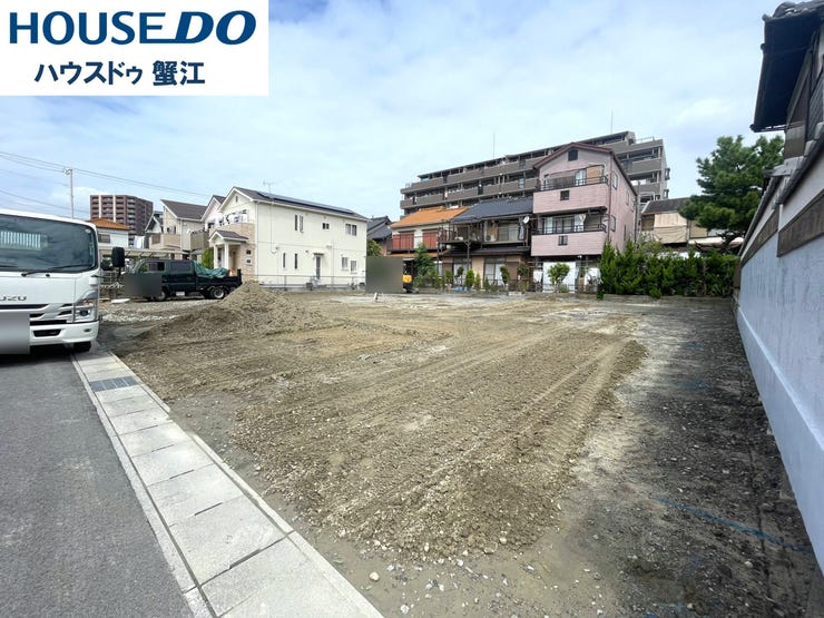【外観】
◇外観◇
近鉄名古屋線「近鉄蟹江」駅徒歩20分の全3棟です。長期優良認定住宅&住宅性能評価取得物件です。火を使わないオール電化住宅ですので小さなお子様やお年寄りの方でも安心です。