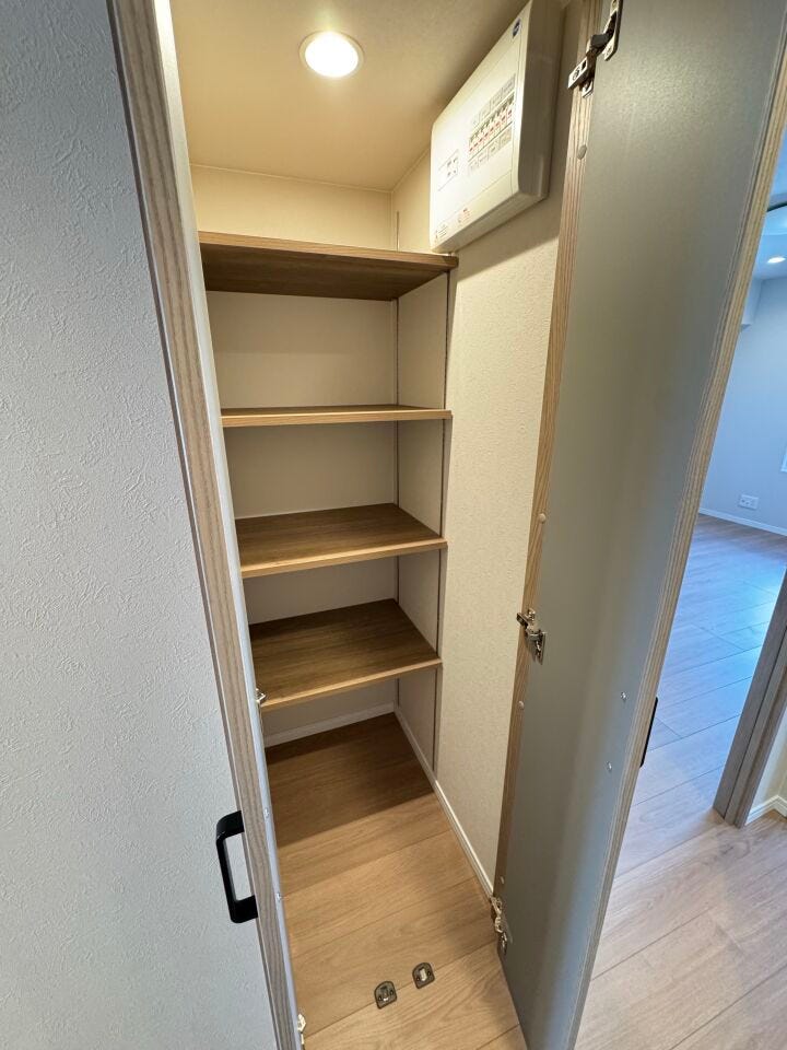 《収納》
各部屋にはもちろん、廊下部分にも収納スペースがあるのは嬉しいポイント◎