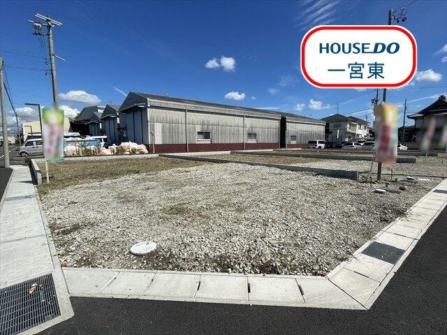 【外観】
5LDK、駐車場:2台可
交通:名鉄名古屋本線「石刀」駅 徒歩18分
コミュニティバス「木曽川体育館」停 徒歩8分
学校:木曽川東小学校 徒歩17分、木曽川中学校 徒歩41分