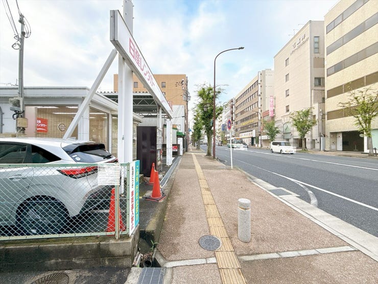 近隣にスーパーがあり生活環境の整った住宅街です。