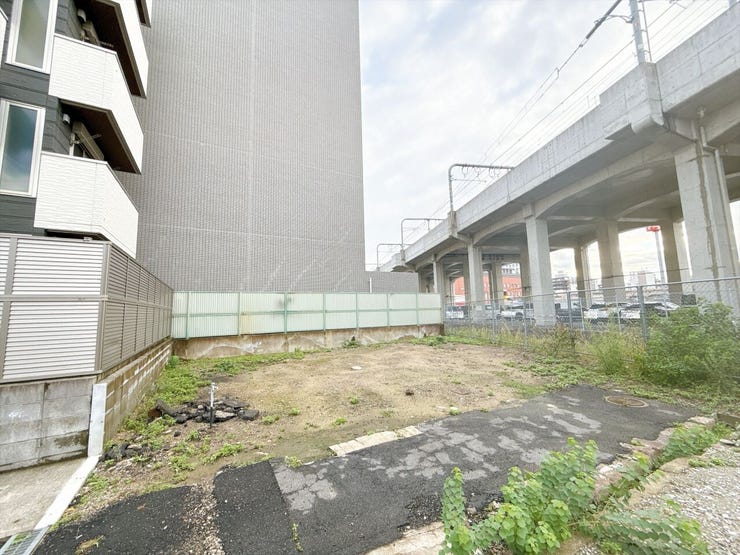 あたたかな陽が差し込む日当り良好の立地です。