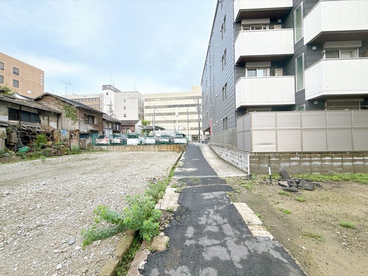 静かで落ち着いた閑静な住宅地です。
子育て世代の生活環境としても最適です◎