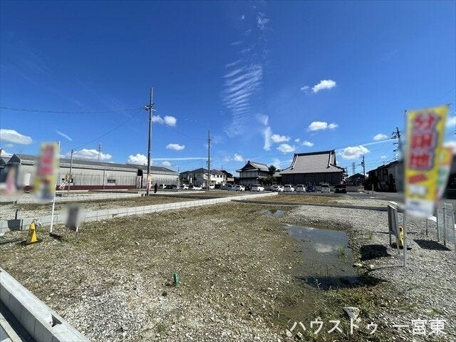 まだ更地の状態ですが、これから建築が始まっていきます。間取り図を見ながら、どんな外観や内装になるのか想像するのも楽しいですね。