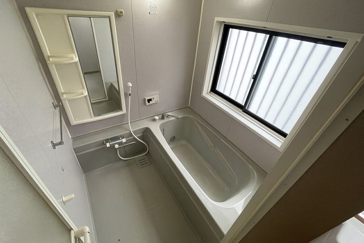 【Bathroom】※写真内の家具・荷物はCG処理にて消去しております。実際とは異なる場合がございますので、現況を優先とさせていただきます。