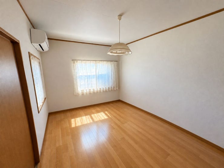 AI加工による
家具消し加工を行っております。
