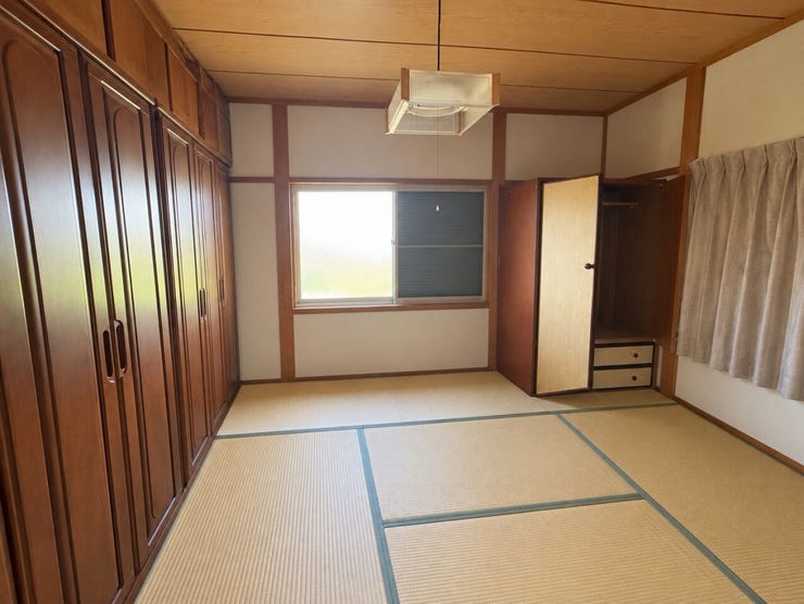 AI加工による
家具消し加工を行っております。