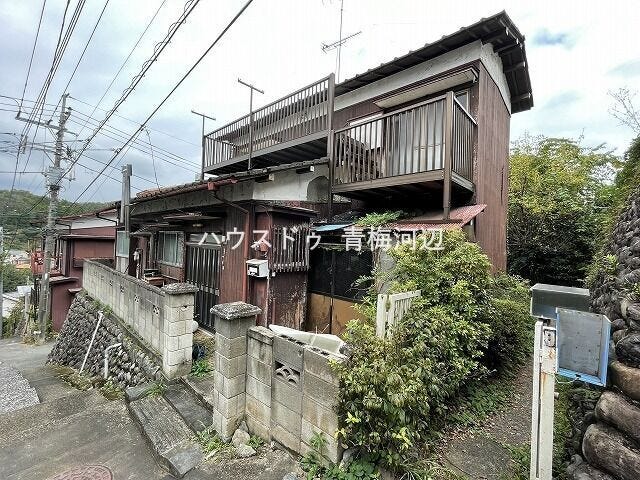 【外観】
閑静な住宅街にある中古戸建です!!