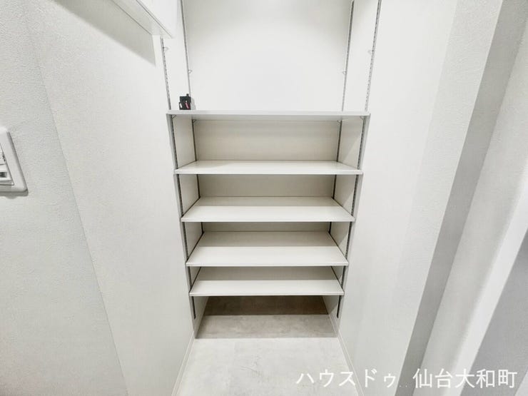 シューズ収納付きで、玄関まわりをすっきり整理整頓♪