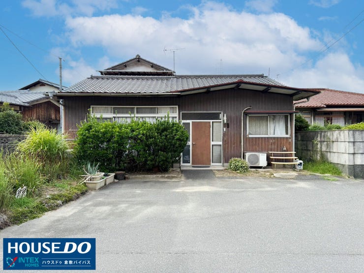 【お好きなハウスメーカーで建てる理想の我が家♪】
建築条件なし!お気に入りの工務店でこだわりいっぱいのマイホームを叶えませんか?お庭や駐車場もゆったり確保できる広さが嬉しいですね♪