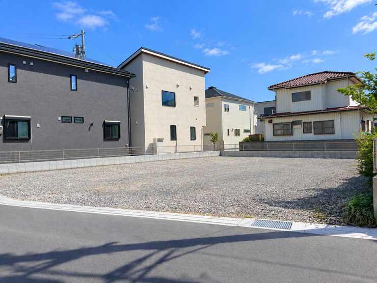 西側接道南東から撮影