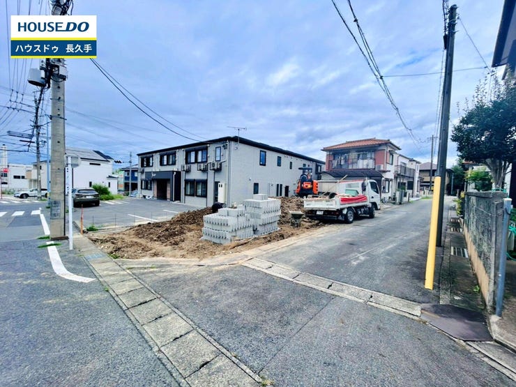 【外観】
お住まい購入に向けての『質問』・『疑問』。具体的に何を準備をして進めたらいいのか?些細な事でも何でも質問して下さい。安心してお住まいが購入出来るようサポート致します!