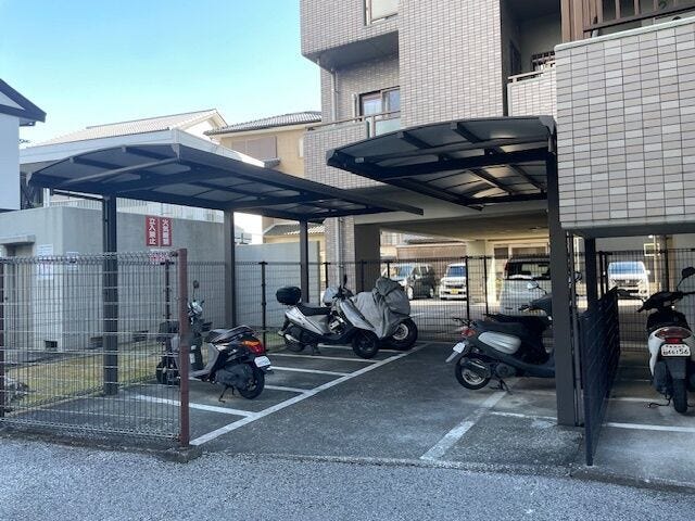 サイクルポート付きです。