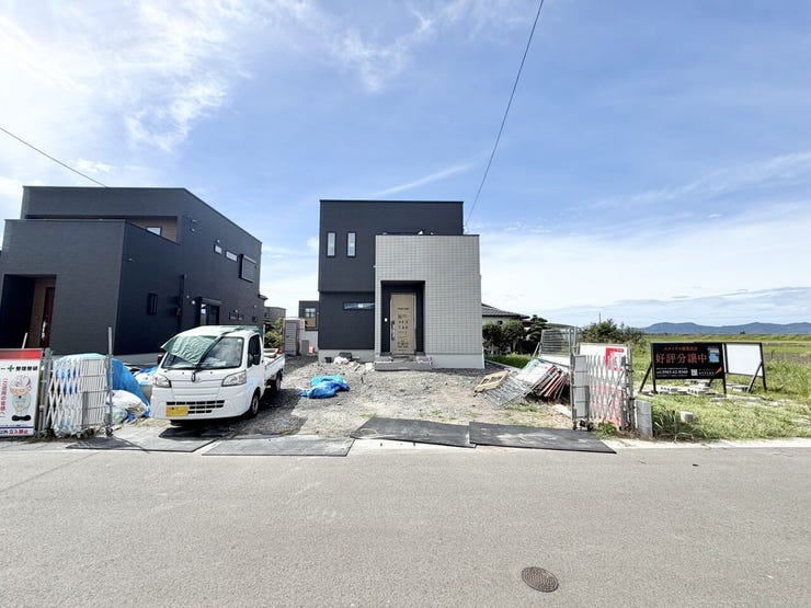 ■車と趣味の幅が広がる場所■単なる駐車スペースではない、洗車やタイヤ交換、DIYにも使える多目的な屋外スペースです。