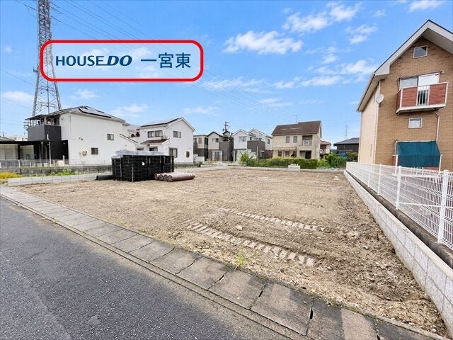 【外観】
4LDK 駐車場あり、
名鉄名古屋本線 「名鉄一宮」 駅までバス乗車12分、
「せんい一丁目」 停まで徒歩6分、
学区:丹陽西小学校 徒歩10分、丹陽中学校 徒歩28分