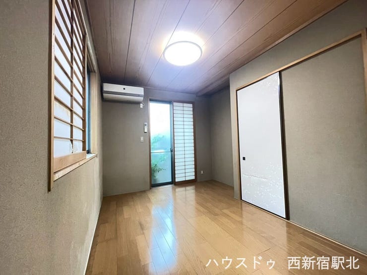 2面採光なので自然光が差し込む明るいお部屋です。
