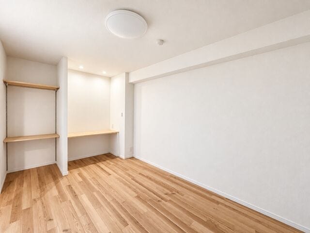 6帖洋室:各部屋収納を設けているのですっきりと片付いた室内を保てそうですね。