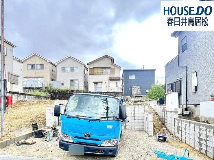 【外観】
◇9月14日撮影 外観写真◇
閑静な住宅街に位置するので、落ち着いた住環境でゆったりとしたひと時を過ごすことが出来るかと思います。ぜひ、お休みの日にご家族で見学はいかがでしょう♪