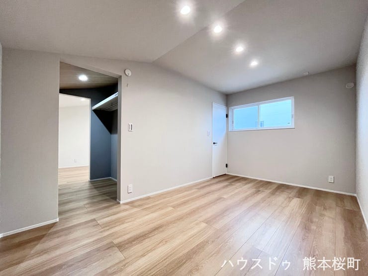 ■2階7.5帖洋室■寝室、書斎、趣味の部屋。家族の成長やライフスタイルに合わせ、様々な使い方ができる快適な空間です。