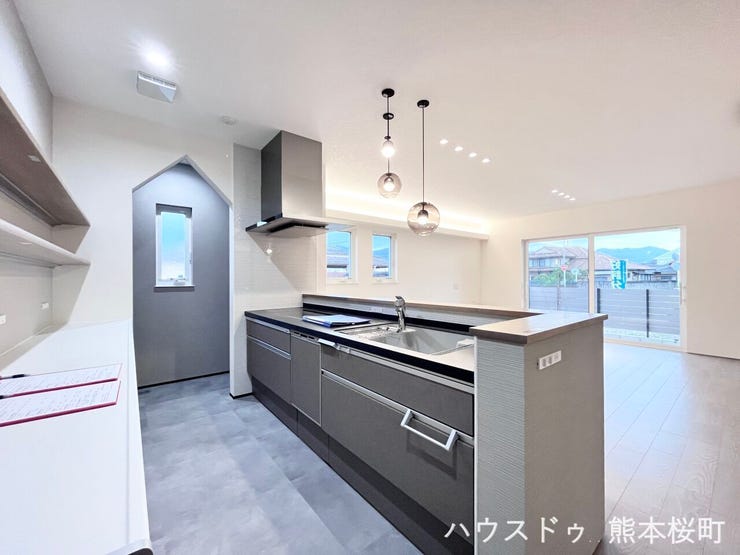 ■家族の「美味しい」が集まる舞台■高い機能性と美しいデザインを両立。料理する人も、待つ人も、笑顔になれる場所です。