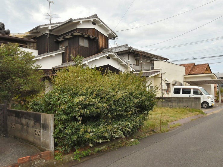 外観を南東側より撮影