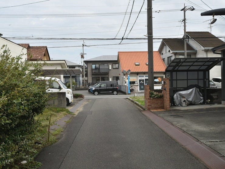 東側道路