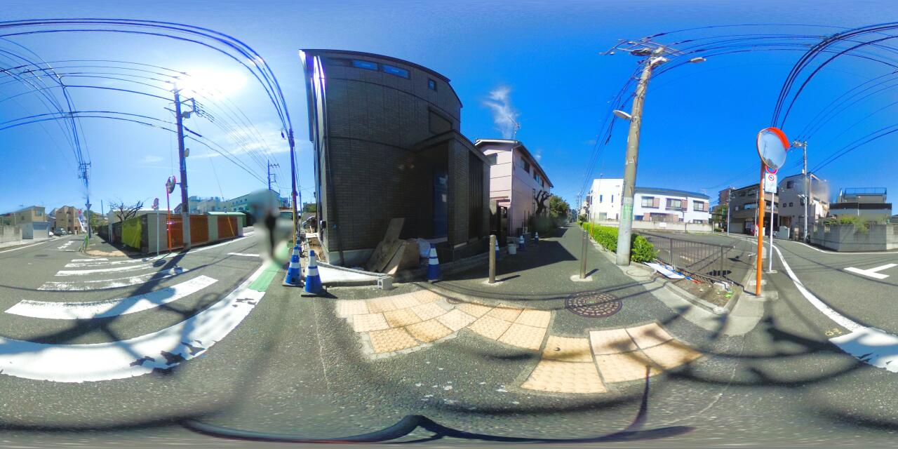前面道路含む外観
