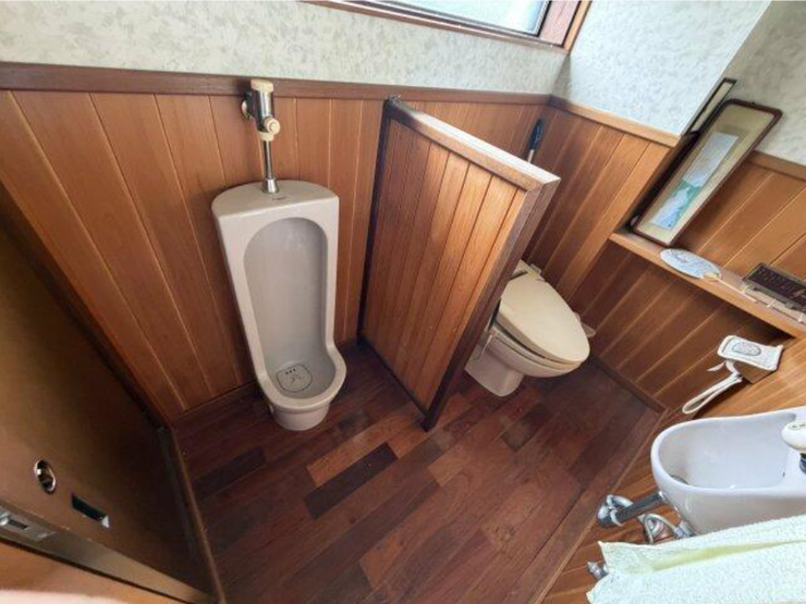 男性用・女性用を備えたトイレ