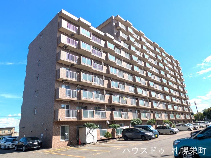 【外観】
JR函館本線「発寒」駅徒歩9分、南西向き・6階部分の3LDK。陽当たり・眺望の良さが魅力です。令和8年年10月下旬にはリノベーション完成予定!新しく生まれ変わる住まいをぜひご検討ください◎