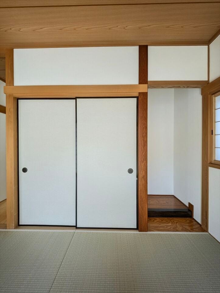 和室には押し入れと床の間があります