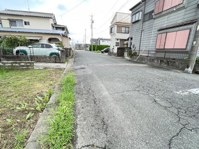 気になる方は、ご案内させていただきます。
お気軽にお問い合わせください。
お問い合わせは「ハウスドゥ 清須」まで!
名鉄新清洲駅から西へ。十六銀行さんの前です!