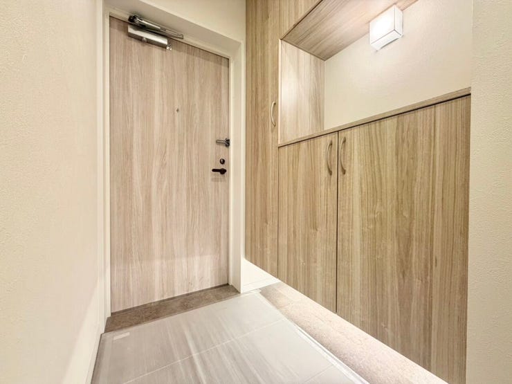 住まう人も、訪れるお客様も、入った時にワクワクさせてくれるオシャレな玄関!収納もたっぷりあるので、靴がたくさんあっても安心♪気持ちの良い一日の始まりはここから!