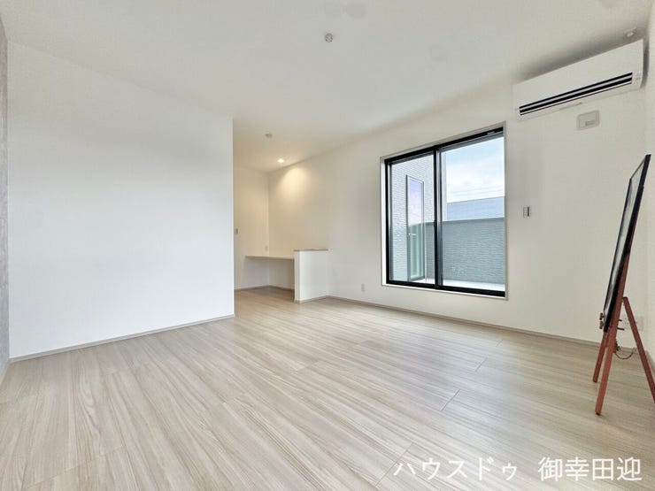 ■2階10帖洋室■心からリラックスできる静けさ、上質な眠りで、毎日をリセットします。明日への活力を養う空間です。