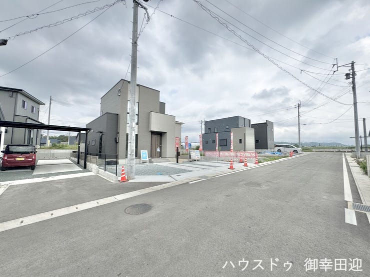 ■理想を叶える新しい暮らしの舞台■高いデザイン性と機能性を兼ね備えた住まい。ここで、家族の新しい物語が始まります。