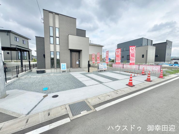 ■車と趣味の幅が広がる場所■単なる駐車スペースではない、洗車やタイヤ交換、DIYにも使える多目的な屋外スペースです。