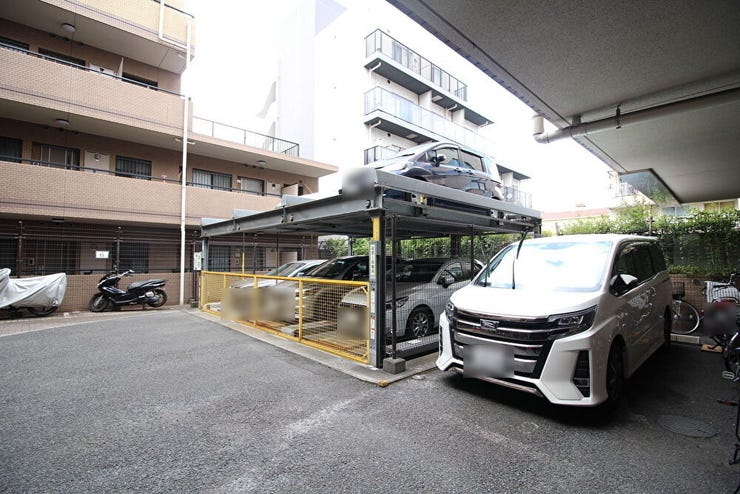 敷地内にカースペースがあれば、お出かけやお買い物の際の搬入出もらくらくです。