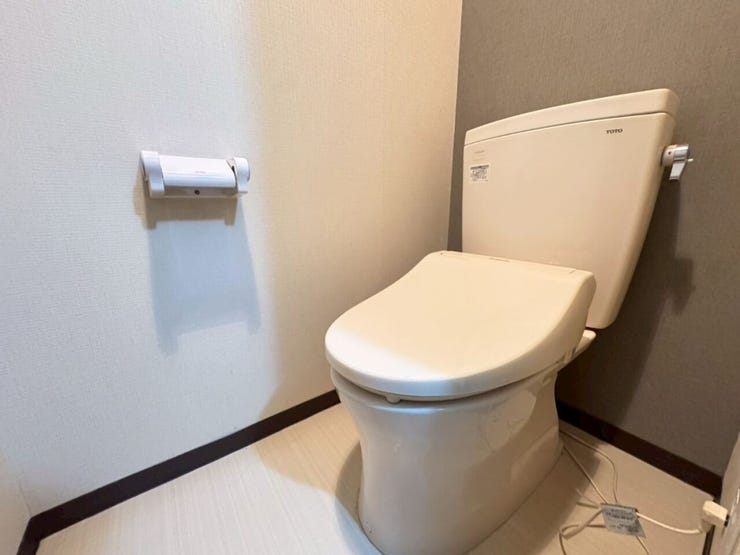 ≪トイレ≫
ウォシュレット付きのトイレです。