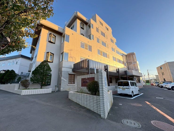 【外観】
≪外観≫
7階建て3階部分です。
ご質問、内覧ご希望等があれば、お気軽にお問い合わせください! ■TEL:011-215-0790■
